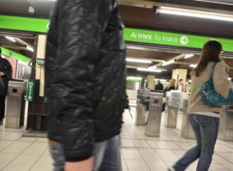 Milano, black out su linea metro 2: convogli bloccati in galleria
