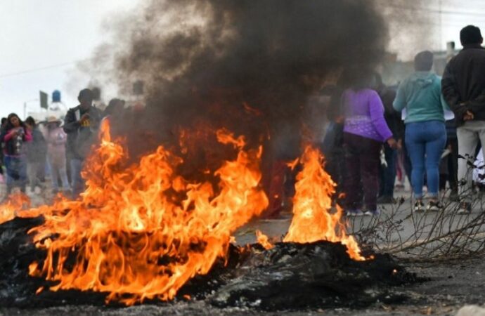 Perù, Stato di emergenza: il presidente Jerí “dalla difesa all’attacco”