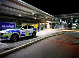 Svezia, avvistati droni all’aeroporto di Goteborg: Traffico sospeso e voli deviati