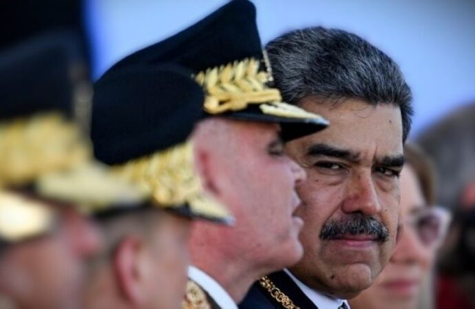 Venezuela, attacco Usa. Trump: “Maduro e moglie catturati”