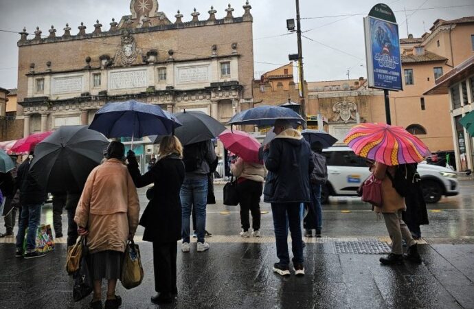Italia, prosegue il maltempo, nuove piogge e nevicate: le previsioni