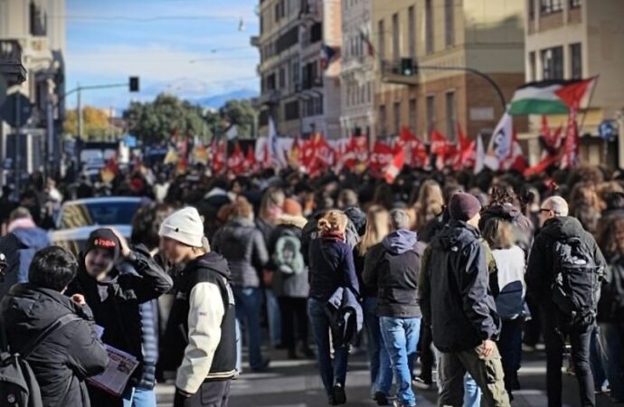 Sciopero generale contro la manovra,12 dicembre cortei in tutta Italia