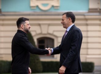 Zelensky: “Portogallo parteciperà alla ricostruzione dell’Ucraina”