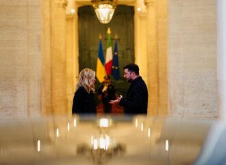 Meloni incontra Zelensky a Palazzo Chigi: “Italia impegnata per una pace giusta”