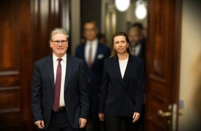 Groenlandia, Londra media, Washington insiste. Russia e Cina osservano