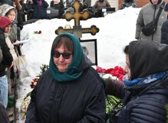 Navalny avvelenato? Madre chiede giustizia. Il Cremlino: “Tesi infondata”