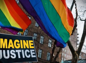 New York, rimossa bandiera arcobaleno del Pride dal monumento di Stonewall