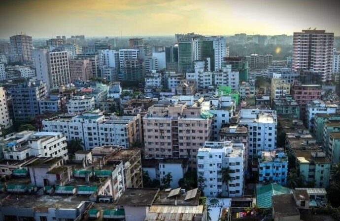 Bangladesh, affluenza al 33 per cento per le elezioni legislative e il referendum