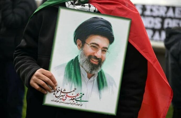 Iran, Mojtaba Khamenei a Mosca per cure? “No comment” del Cremlino