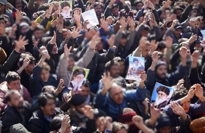 Iran, proteste e tensioni internazionali dopo la morte di Khamenei