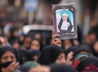 Iran, strage nella scuola: un video smentisce Trump e accusa gli Usa