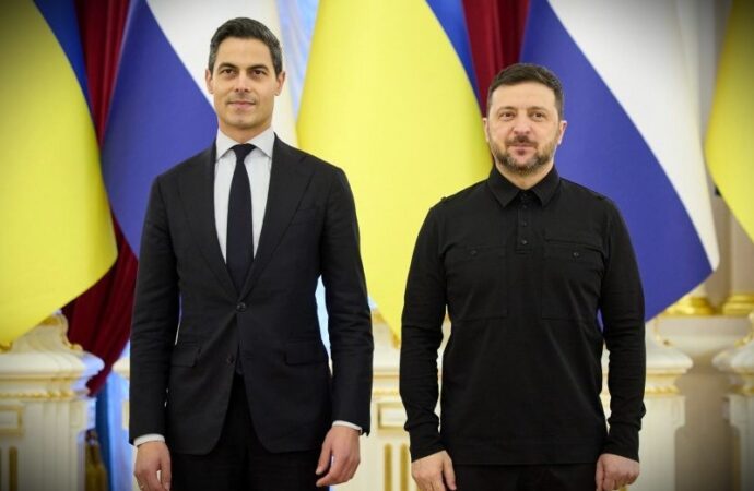 Ucraina, Zelensky incontra il premier olandese Jetten a Kiev