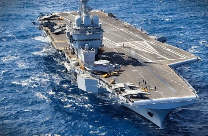 Francia, portaerei Charles de Gaulle verso il Mediterraneo a seguito delle tensioni