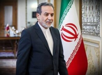 Iran, Araghchi  a Mosca, da Teheran proposta agli Usa per riaprire Hormuz