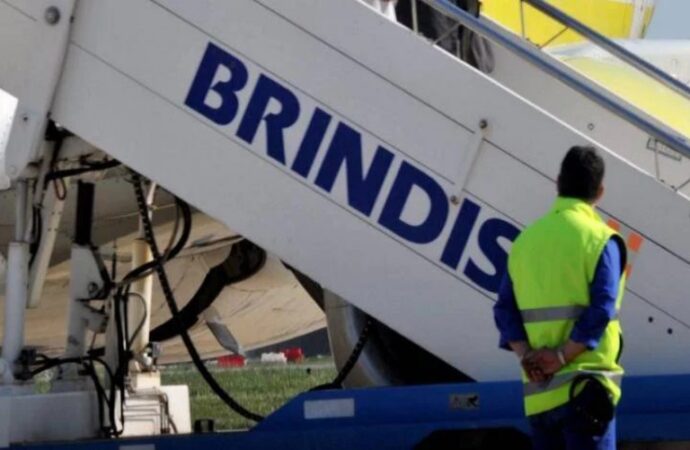 Brindisi, aeroporto: “nessuna emergenza carburante né rischio carenza imminente”