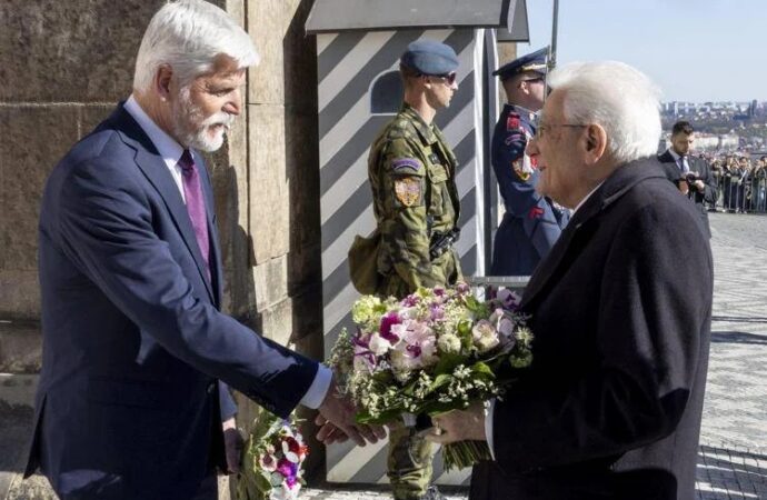 Mattarella: “Libano sotto una tempesta di bombardamenti devastanti”