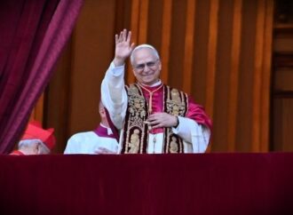 Trump attacca Papa Leone: “Un debole, in Vaticano solo grazie a me”