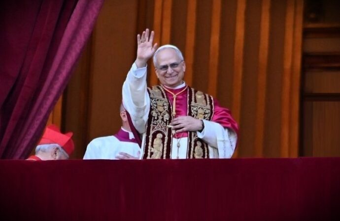 Trump attacca Papa Leone: “Un debole, in Vaticano solo grazie a me”