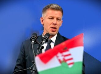 Ungheria, Magyar stravince le elezioni e mette fine all’era Orbán