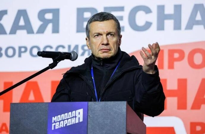 Tv russa attacca, “Meloni vergogna della razza umana”. Convocato ambasciatore