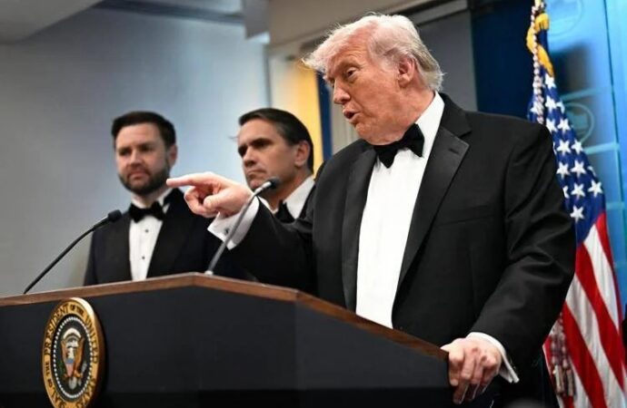 Washington Hilton, spari alla cena con i giornalisti. Trump portato al sicuro