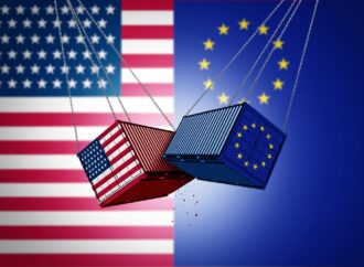 Trump, Nuova ‘punizione’ “dazi al 25% su camion e auto”. Bruxelles: “Ci difenderemo”