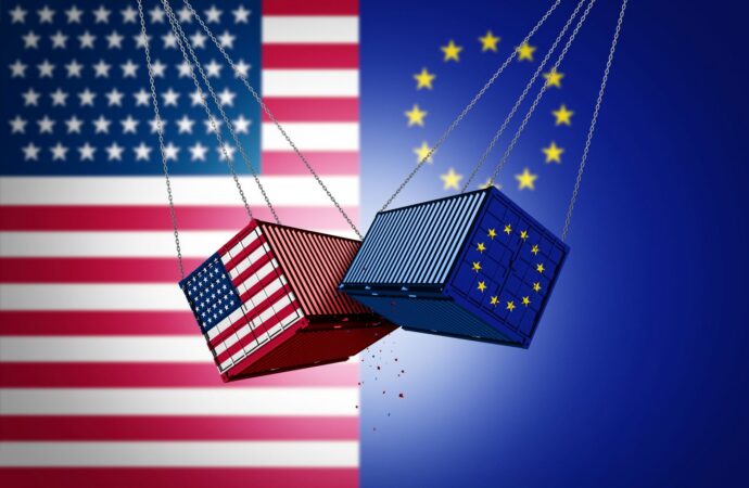 Trump, Nuova ‘punizione’ “dazi al 25% su camion e auto”. Bruxelles: “Ci difenderemo”