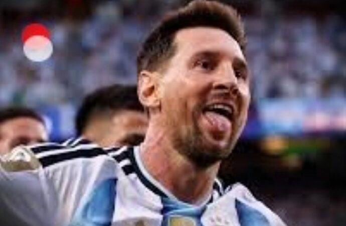 Mondiali, Messi da record: tripletta all’Algeria all’esordio dell’Argentina