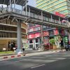 Bangkok, studenti italiani in metro: il video virale e le scuse dell’ambasciata