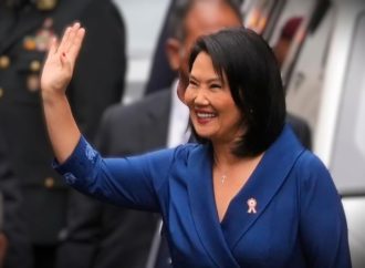 Keiko Fujimori giura da presidente del Perù: sicurezza al centro del mandato