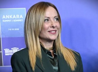 Meloni: si impegni con Nato ma fissiamo noi priorità. Trump, con Italia solo un brutto momento