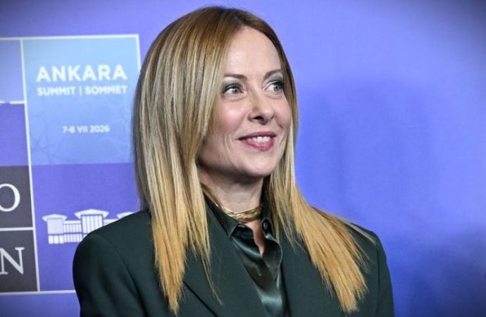 Meloni: si impegni con Nato ma fissiamo noi priorità. Trump, con Italia solo un brutto momento