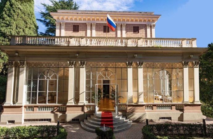 Ambasciata russa, Italia espelle 2 addetti militari Mosca darà “risposte adeguate”