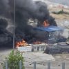 No Tav, assalto al cantiere in Val di Susa: bruciate 2 camionette dei carabinieri. Chiusa A32