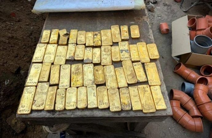 Belgio, trovato tesoro durante uno scavo: “C’erano monete e lingotti d’oro da 9 milioni di euro”