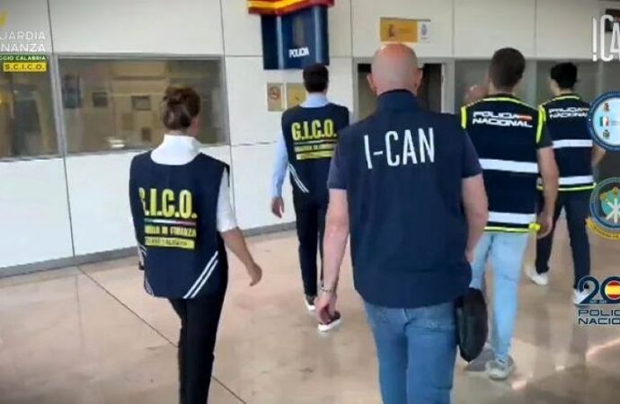 Spagna, ‘Ndrangheta: consegnato alle autorità italiane boss latitante Paviglianiti
