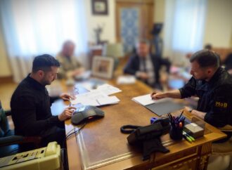 Zelensky sente Macron: focus su difesa aerea e nuovi missili