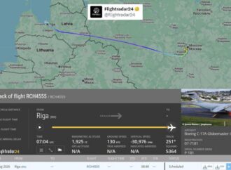 Russia, media: aereo militare Usa atterrato a Mosca, dal Cremlino nessuna informazione