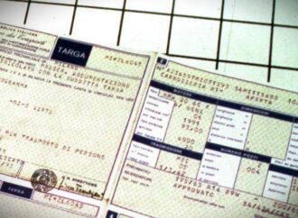 Bollo auto, occhio al campo P.2 su carta circolazione: il primo elenco dei modelli esentati