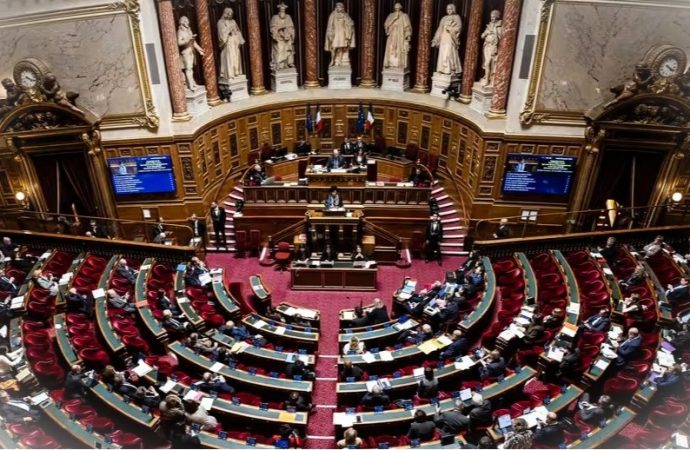 Francia, il Senato resta a destra ma cambia la geografia politica