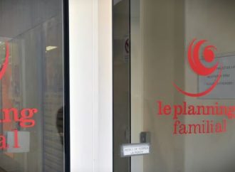 Francia, l’aborto è nella Costituzione ma l’accesso resta diseguale