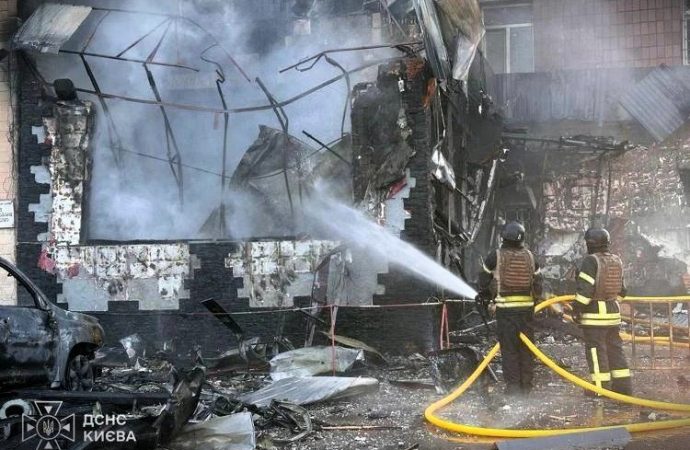 Ucraina, massiccio attacco russo con droni e bombe, morti e decine di feriti