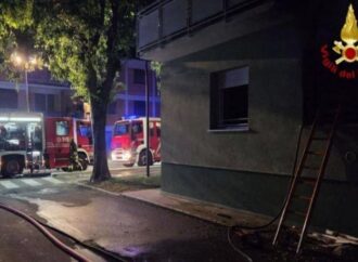 Dramma a Lucca, incendio nella notte a San Vito: 2 morti e 13 feriti