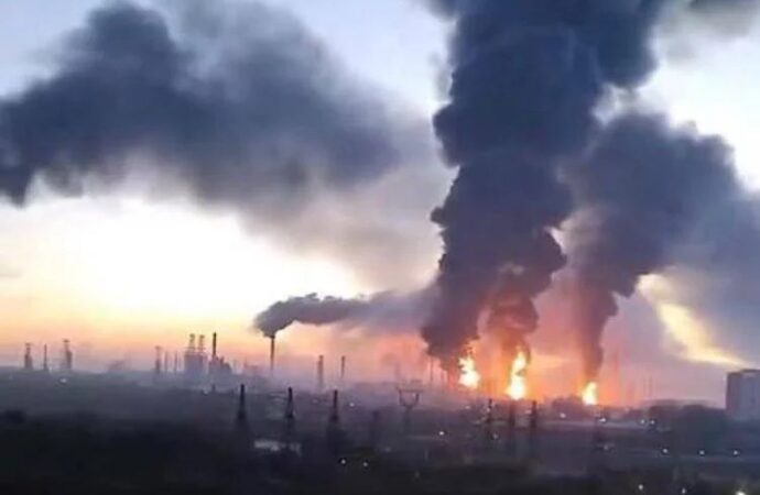 Russia: attacco con droni, colpita raffineria. Sindaco Mosca: “Vogliono sabotare elezioni”