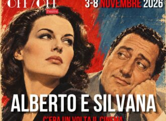 La regia di Marco Risi approda dal cinema al teatro, raccontando il cinema