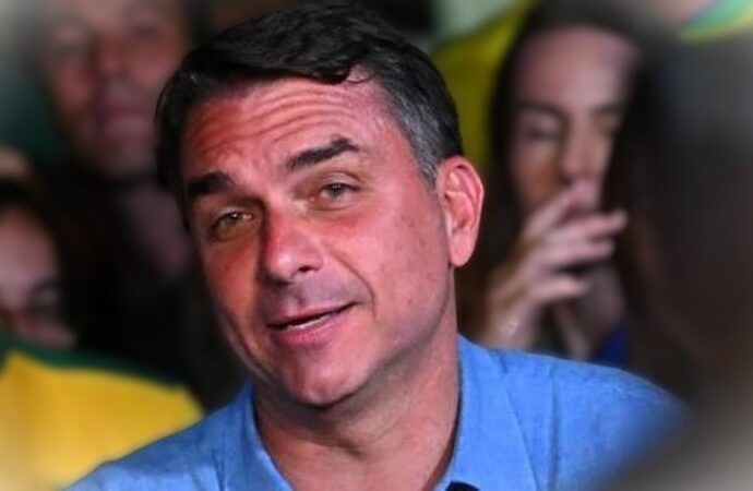 Brasile, Flávio Bolsonaro fugge negli Usa dopo la sconfitta. Media: «Trump concederà asilo»
