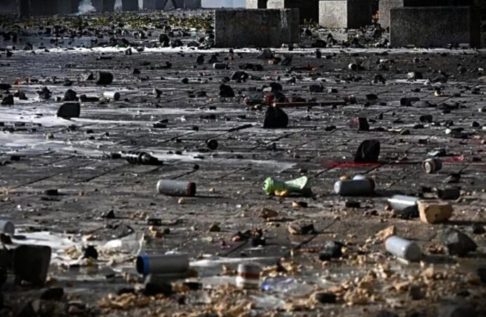 Proteste in Francia, coprifuoco da Parigi a Nizza. Nuova mobilitazione per sabato