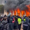 Francia: a Parigi cortei non autorizzati, centinaia di fermi da parte della polizia