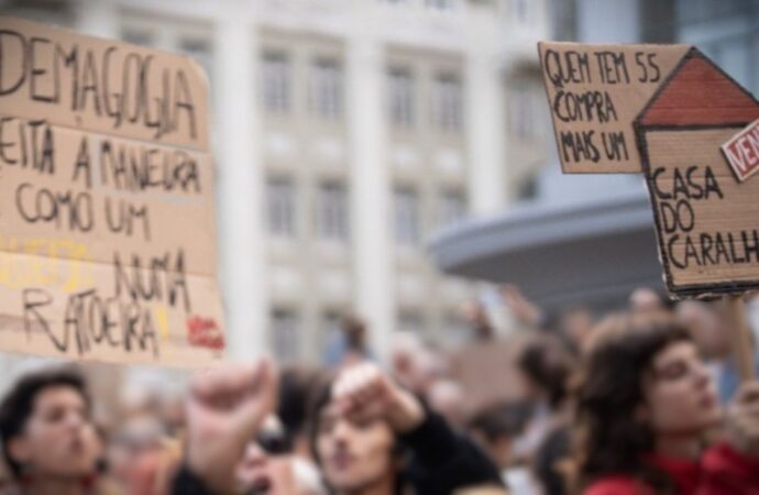 Portogallo, migliaia in piazza contro il caro-casa e la riforma degli affitti