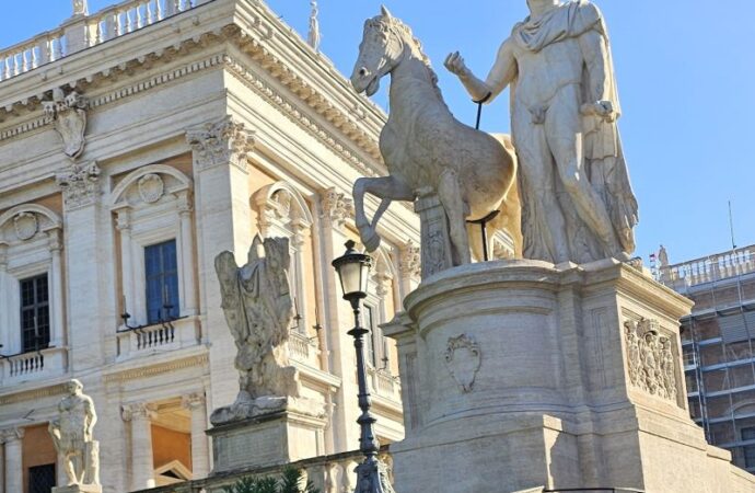 I sindaci del centrosinistra chiedono un “confronto urgente” con il governo sul caro vita